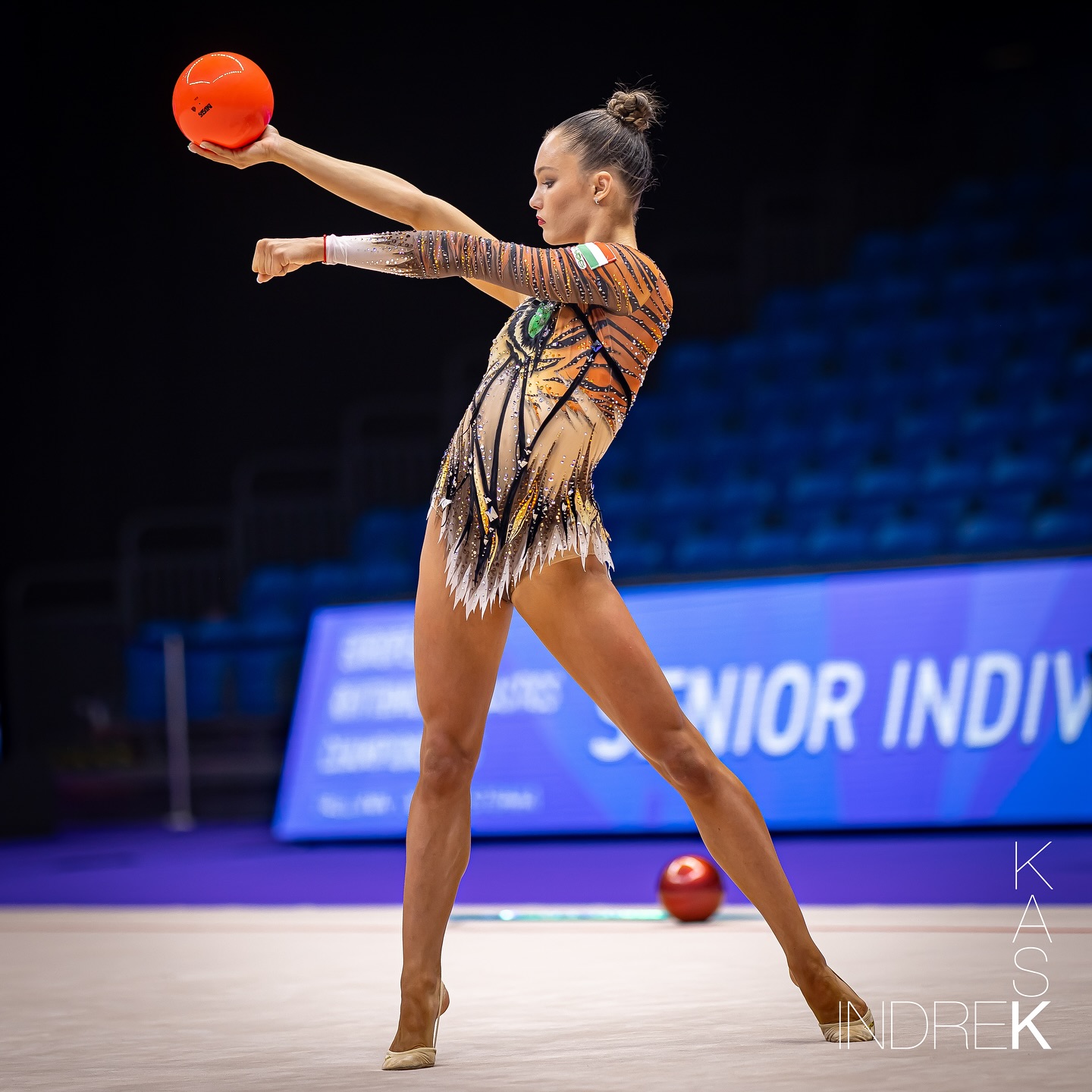 Wiesner Hanna szalaggal és buzogánnyal nyert, összetettben második