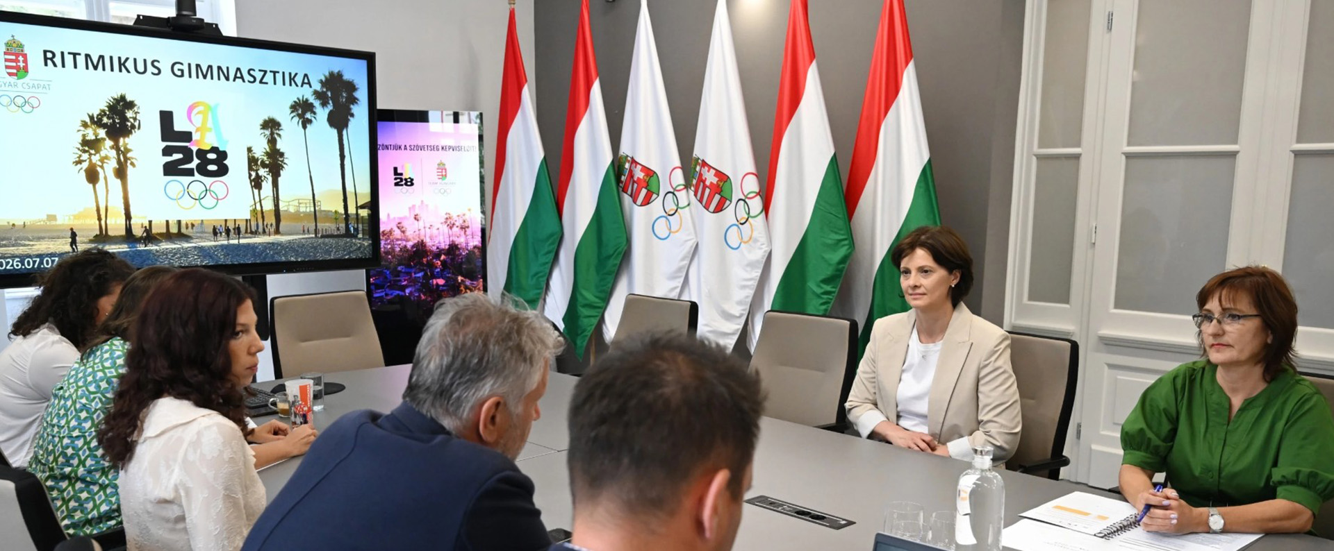 Tartóczki Zsuzsanna és Mochlár Emese a „Két évvel a Los Angeles-i olimpia előtt” című rendezvényen - fotó: MOB-Média/Szalmás Péter