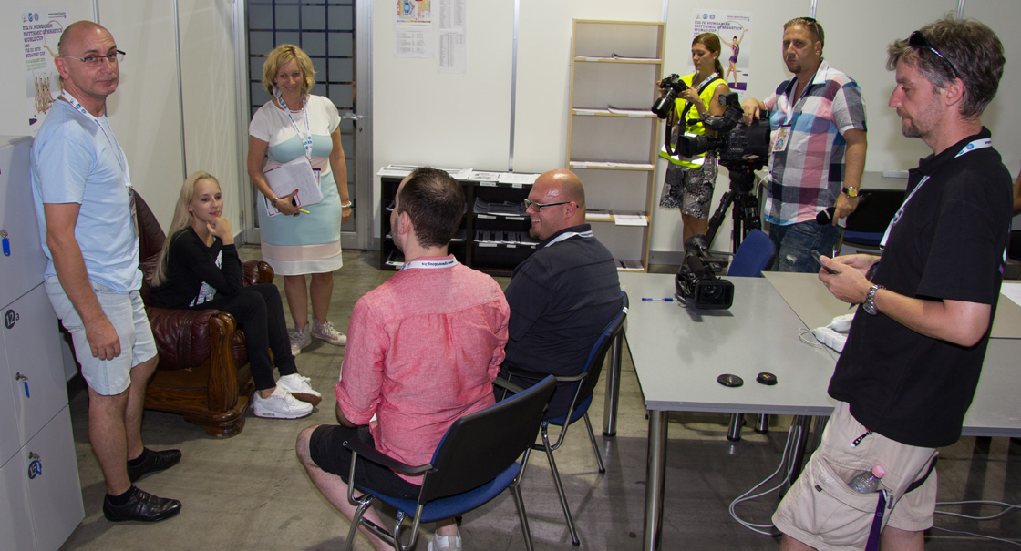 Jana Kudrjavceva a IV FIG Ritmikus Gimnasztika Világkupát követő sajtótájékoztatón